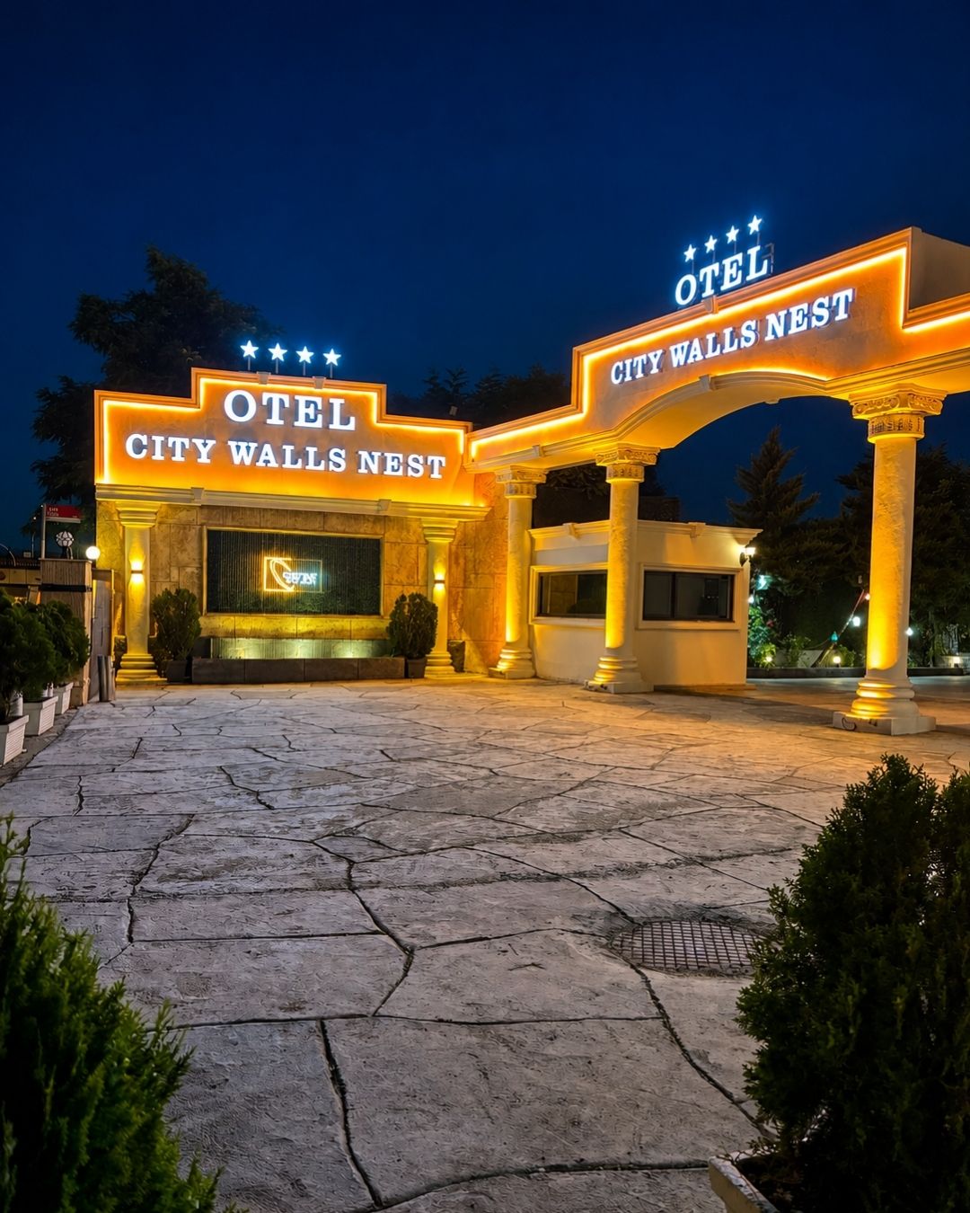 the city walls suit 14